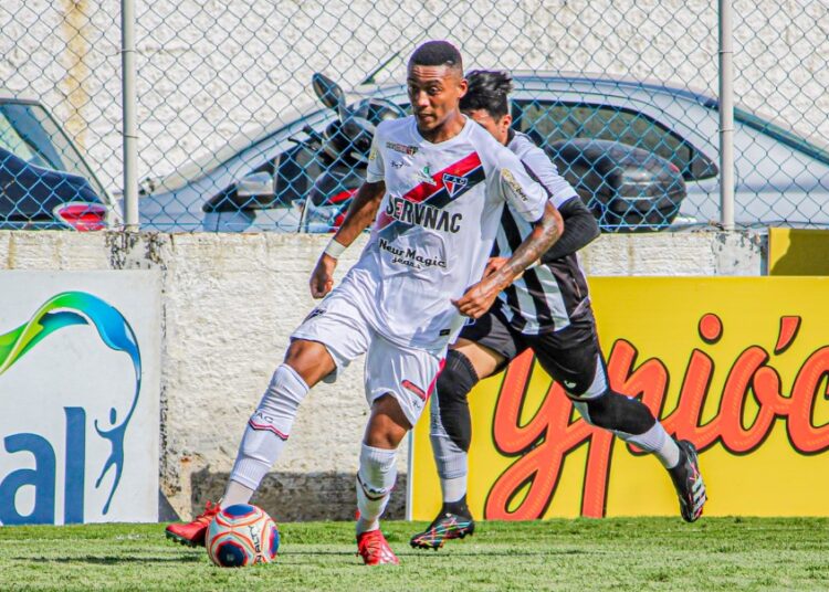 Wendson brilha e Ferroviário vence Ceará na abertura da segunda fase do Cearense