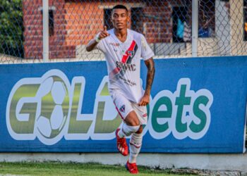 “Podem esperar muito de mim”, diz Wendson, destaque na vitória do Ferroviário sobre o Ceará