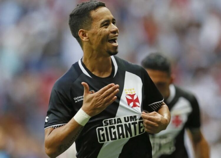Yago Pikachu acerta saída do Vasco e fica próximo de assinar com o Fortaleza