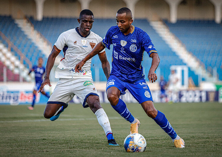 Apresentado pelo Fortaleza, Benevenuto elogia Marcelo Paz e Felipe Alves