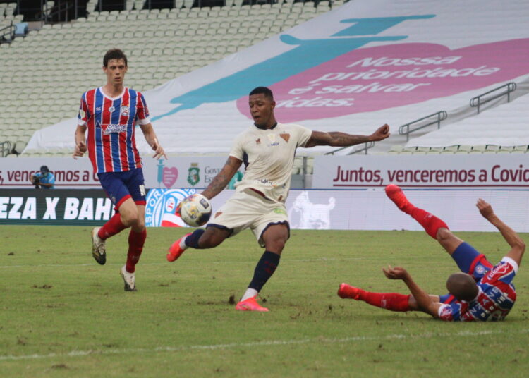 Fortaleza derrota Bahia no Castelão e garante classificação antecipada na Lampions