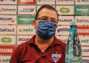 Enderson comenta demissão do Fortaleza: “recebi com surpresa a notícia do meu desligamento”