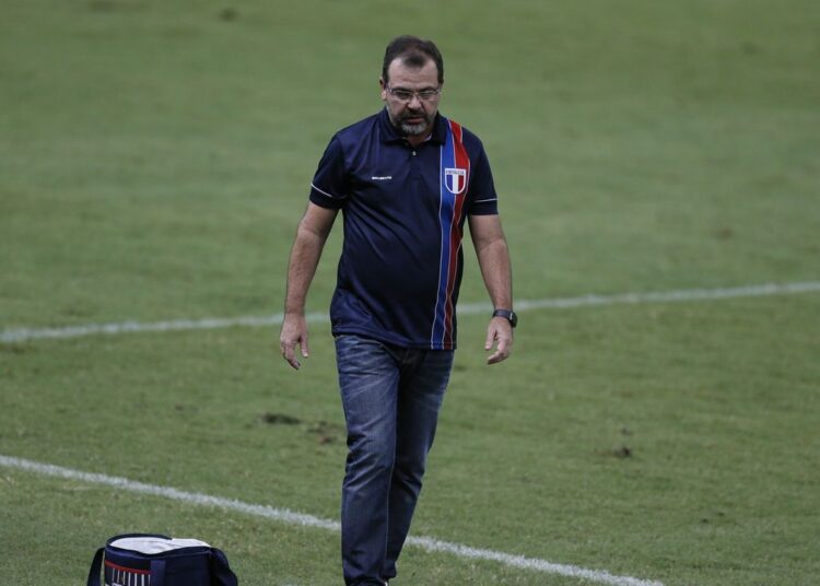 Enderson Moreira avalia adversário do Fortaleza nas quartas do Nordestão: “extremamente difícil”