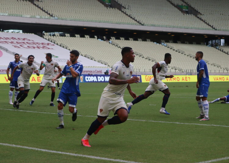 Com gols de David e Bruno Melo, Fortaleza vence CSA e enfrenta o Bahia na semifinal da Lampions