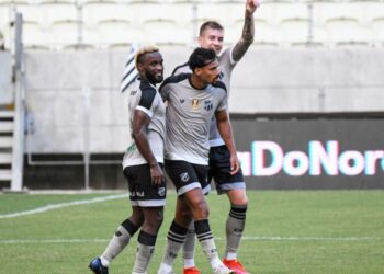 Em boa fase no Ceará, Gabriel Dias enaltece “liberdade” no novo clube