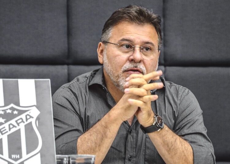 Robinson de Castro avalia positivamente grupo do Ceará, mas cita desafio na altitude boliviana
