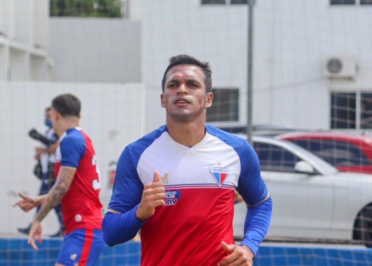 Atacante Robson analisa semifinal contra o Bahia e ressalta pontos fortes do Fortaleza