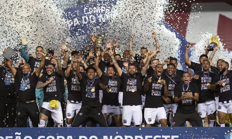 Saídas, chegadas e remanescentes: veja o que mudou no elenco do Ceará desde o título da Copa do Nordeste 2020