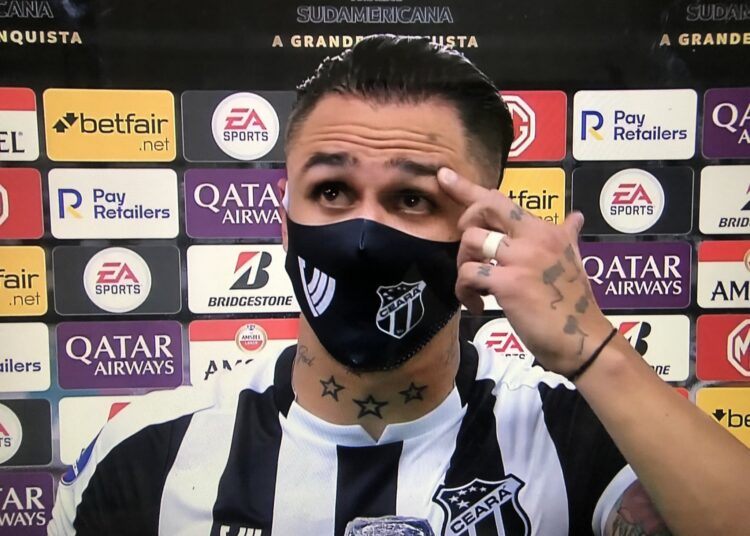 Eleito melhor em campo, Vina exalta empate conquistado na Argentina: “Um ponto pra comemorar”