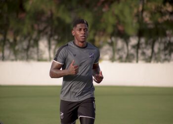 Yony González retorna aos treinos e é opção para Guto Ferreira no Ceará