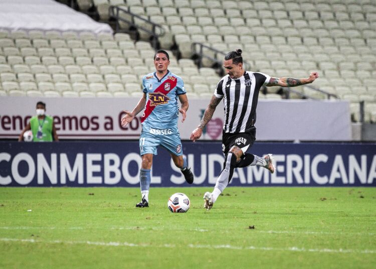 Guto Ferreira prega tranquilidade após empate no Castelão: “só dependemos de nós”