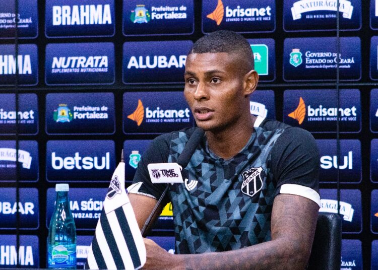 Cléber destaca importância do Clássico-Rei e faz autoavaliação sobre seu desempenho