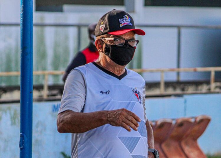 Com chance de ser líder, Francisco Diá descarta abrir jogo para prejudicar Ceará no estadual: “quem abre é rosa, c* e porta”