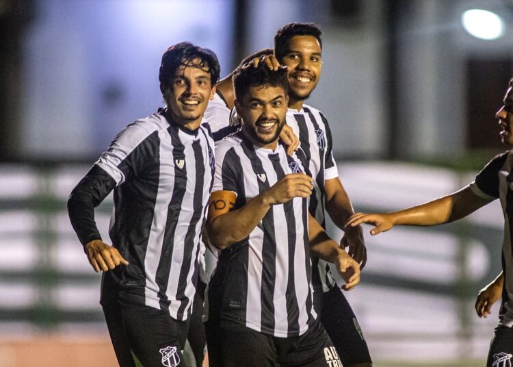 Felipe Baxola marca novamente e Ceará vence Crato em Carlos de Alencar Pinto