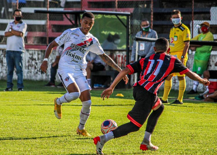Ferroviário vence Caucaia, amplia vantagem na liderança e se classifica para as semifinais do Cearense