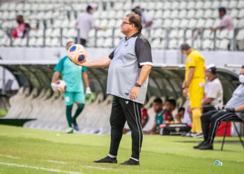 Guto Ferreira explica escalação de Jorginho e ironiza atuação da arbitragem na final do Cearense