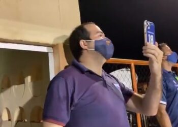 Marcelo Paz faz live narrando jogo do Fortaleza após transmissão ficar sem imagem