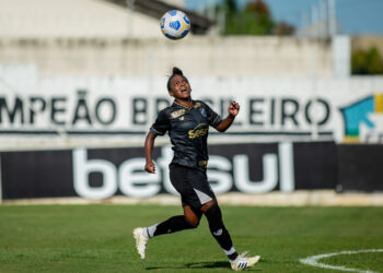 Ceará enfrenta UDA confiando no faro de gol da artilheira Michele Carioca