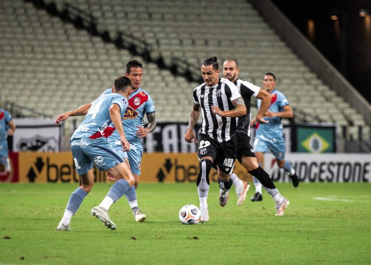 Richard salva no fim e Ceará empata sem gols com o Arsenal de Sarandí