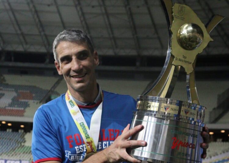Campeão pelo Fortaleza, Juan Pablo Vojvoda conquista primeiro título como técnico