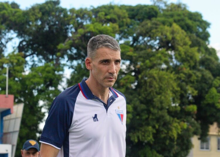 Vojvoda elogia futebol brasileiro, destaca características e comenta objetivos no Fortaleza