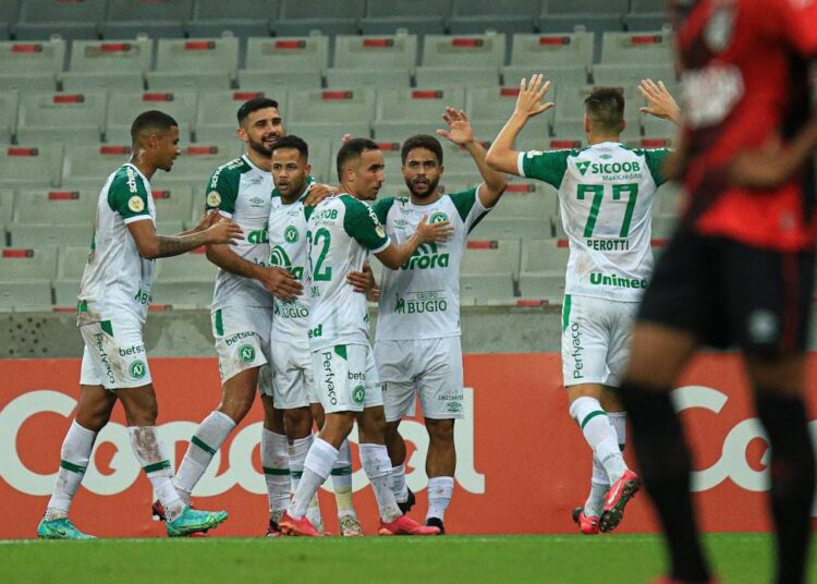 Próximo adversário do Leão, Chapecoense vem “roubando pontos” em jogos como visitante