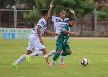 Floresta fica no empate sem gols com Botafogo/PB pela quarta rodada da Série C