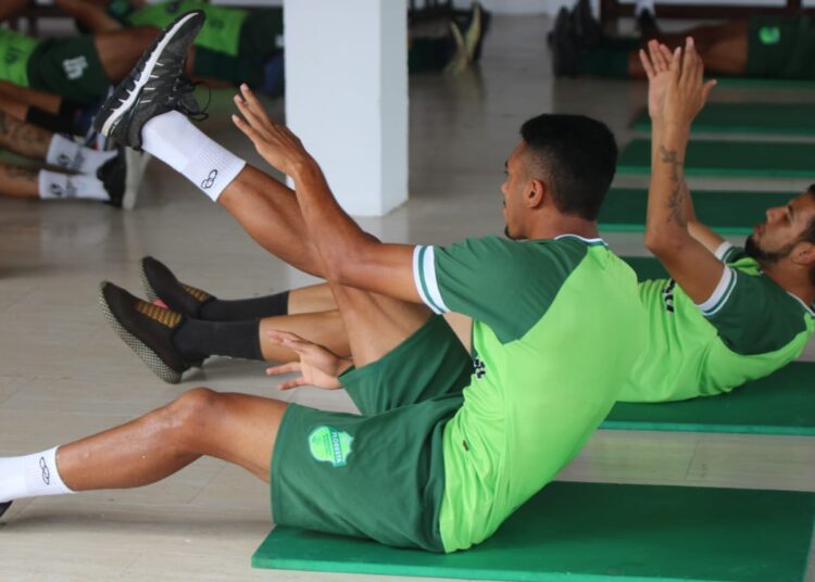 Floresta intensifica treinos e mira duelo contra o Manaus pela Série C