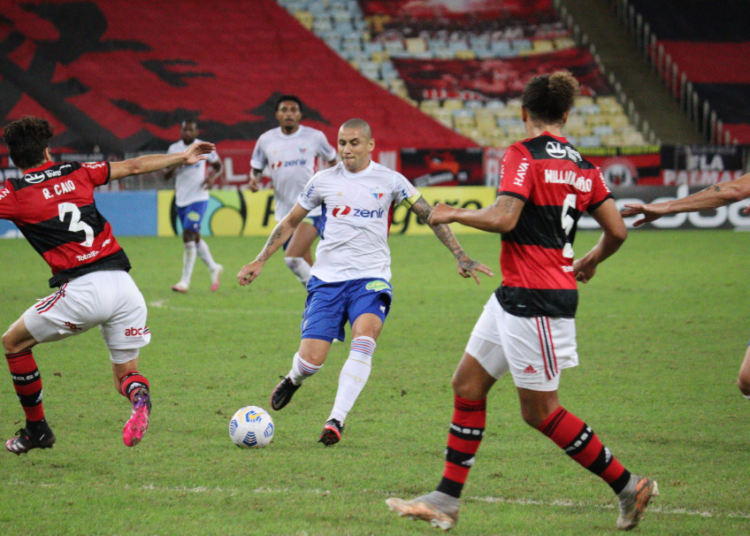 Fortaleza é derrotado pelo Flamengo no Maracanã e perde a invencibilidade no Brasileirão