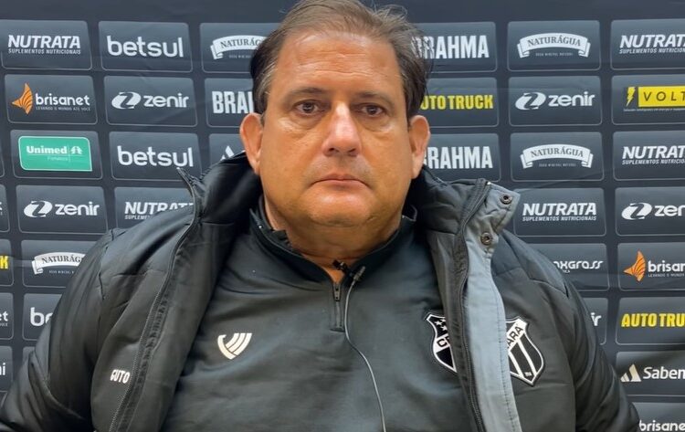 Guto Ferreira explica Vina começando no banco e valoriza empate contra a Chapecoense
