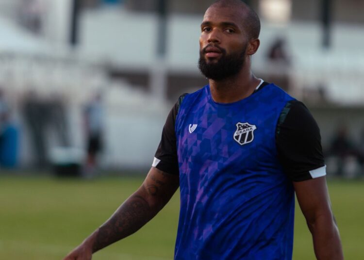 Messias minimiza pressão no Ceará, cita exagero da imprensa e enaltece união do grupo