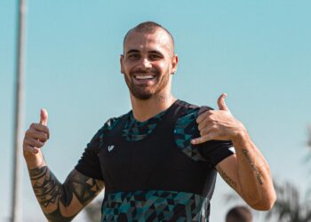 Na capital paulista, Ceará realiza último treino antes de enfrentar o Santos pelo Brasileirão