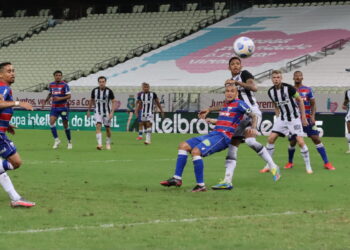 Com gols de Cléber e Wellington Paulista, Fortaleza e Ceará empatam na Copa do Brasil
