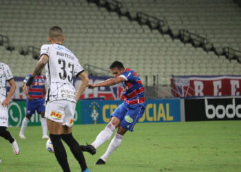 Fortaleza vence Corinthians na Arena Castelão e volta ao G-4 do Brasileirão