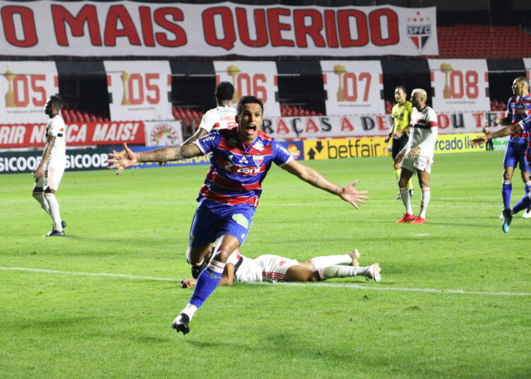 Fortaleza vence São Paulo e chega à vice-liderança do Campeonato Brasileiro
