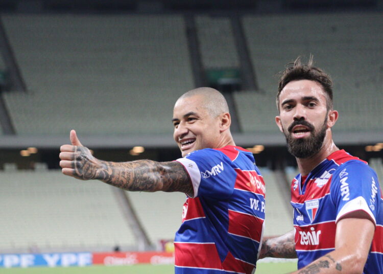 Fortaleza vira pra cima do CRB e larga na frente nas oitavas de final da Copa do Brasil