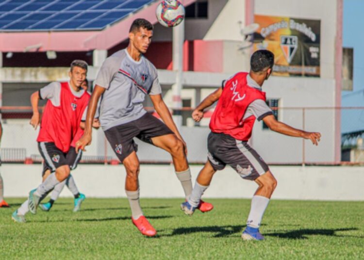 De olho na liderança, Ferroviário recebe Botafogo-PB no Elzir Cabral