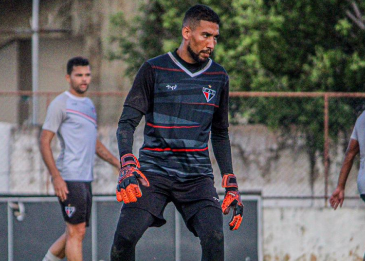 Ex-Manaus, goleiro Rafael prevê adversário cauteloso contra o Peixe no jogo de domingo