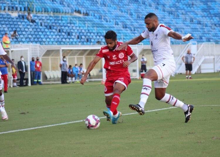 Fora de casa, Atlético-CE vence Central e segue colado no G-4