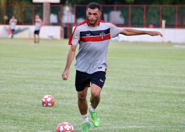 Ferroviário confirma retorno do atacante Edson Cariús