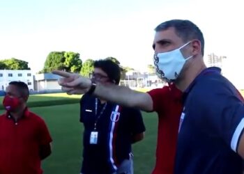 Marcelo Paz apresenta Clodoaldo ao técnico Vojvoda: “um dos maiores da nossa história”