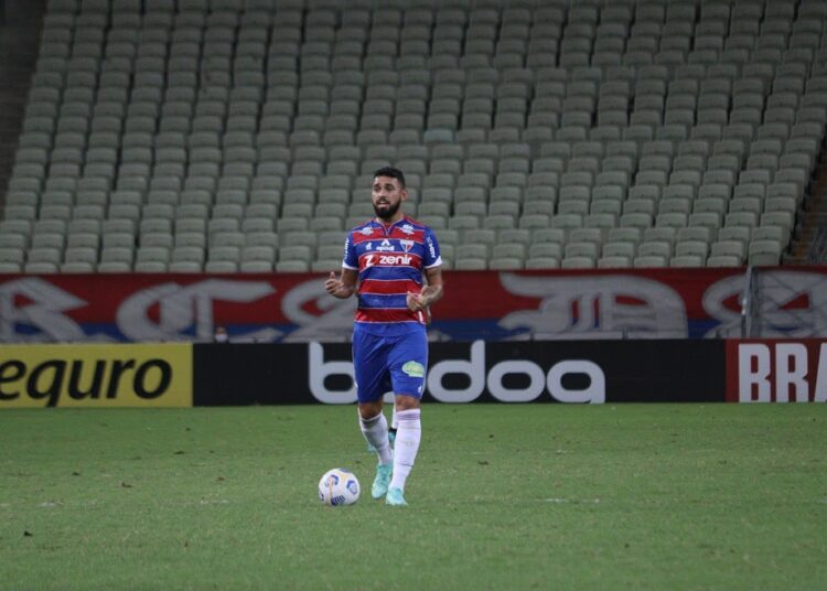 Volante Felipe recebe proposta de time da Arábia Saudita, diz jornalista