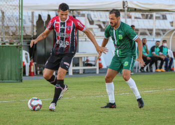 Em duelo de cearenses, Ferroviário arranca empate no fim diante do Floresta pela Série C