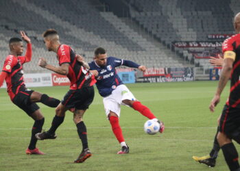 Fortaleza pressiona no fim, mas é derrotado pelo Athletico na Arena da Baixada