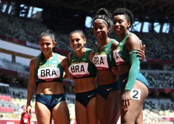 Cearense Ana Cláudia Lemos faz bom tempo, mas é eliminada no revezamento 4x100m em Tóquio