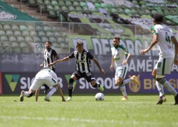Com atuação irreconhecível, Ceará perde para o América-MG, na Arena Independência