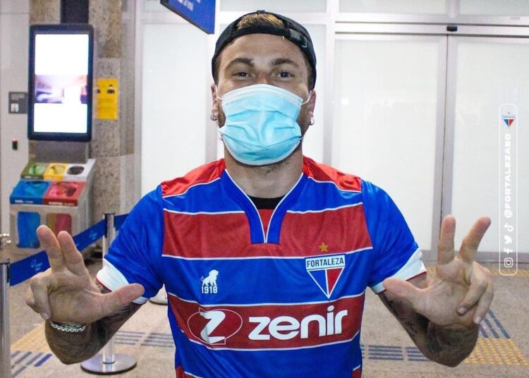 Meia Lucas Lucas Lima é regularizado e está apto a estrear pelo Leão