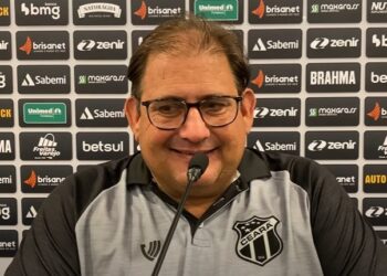 Guto Ferreira comemora vitória no Clássico-Rei e valoriza sequência invicta do Ceará