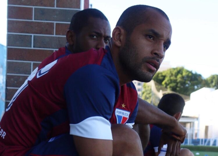 Em retorno ao Fortaleza, Edinho se declara torcedor e elogia time de Vojvoda: “gana de vencer!”