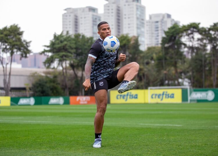 No CT do Palmeiras, Ceará realiza treino de apronto para enfrentar o Corinthians